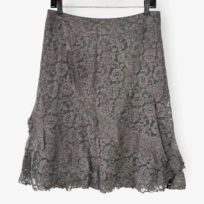 Falda midi de 8 niveles gris de encaje floral con volantes en capas Calvin Klein platino para mujer Foto 1 de 4