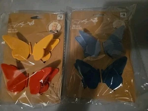 2 Confezioni Clip Farfalla Dolly Parton 4Confezioni Ciascuna Blu Rosso Giallo 8 Totali DG - Nuove - Foto 1 di 6