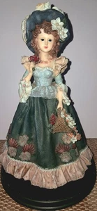 SELTENE Meerchi Figur Frau mit grünem Kleid und Blumen viktorianische Figur - Bild 1 von 9