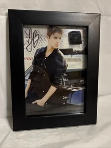 Justin Bieber Young Framed Auto Autograph Clothing Swatch Relic Worn Photo. Rare - Picture 1 of 5