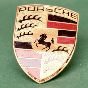 Insignia emblema capó delantero PORSCHE CAYENNE 9PA 9P1853601 doblado, aspecto de rata 911 - Imagen 1 de 7