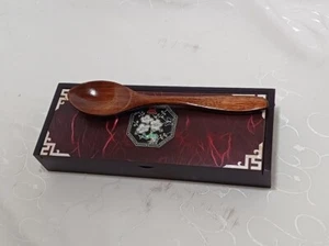 Estuche de cuchara de nácar laca tradicional coreana con cuchara de laca de roble - Imagen 1 de 7