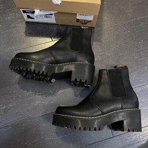 NEW Dr. Martens Rometty US 7 Heeled Chelsea Womens Black Leather Ankle Boots - Picture 1 of 11