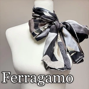 Salvatore Ferragamo Seidentuch schwarz weiß 40 cm x 154 cm - Bild 1 von 12