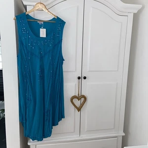 Ladies Floaty Turquoise MIDI Dress, One Size Curve 22 + Beaded&Embroidered - Picture 1 of 7
