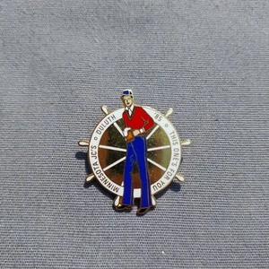 Duluth MN Minnesota JCs 1985 Lapel Hat Jacket Pin - Picture 1 of 2