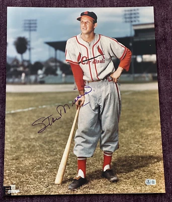 STAN MUSIAL Signed St. Louis CARDINALS 16x20 PHOTO Beckett (BAS) - Image 1 of 4