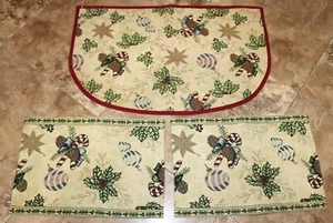 Christmas Rug (29" x 18.5" Half Rug) and 2 Matching Placemats - Gold Thread - Picture 1 of 3