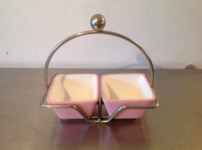 Platos cuadrados de condimentos Pampered Chef Help Whip Cancer con carrito de acero Foto 1 de 4