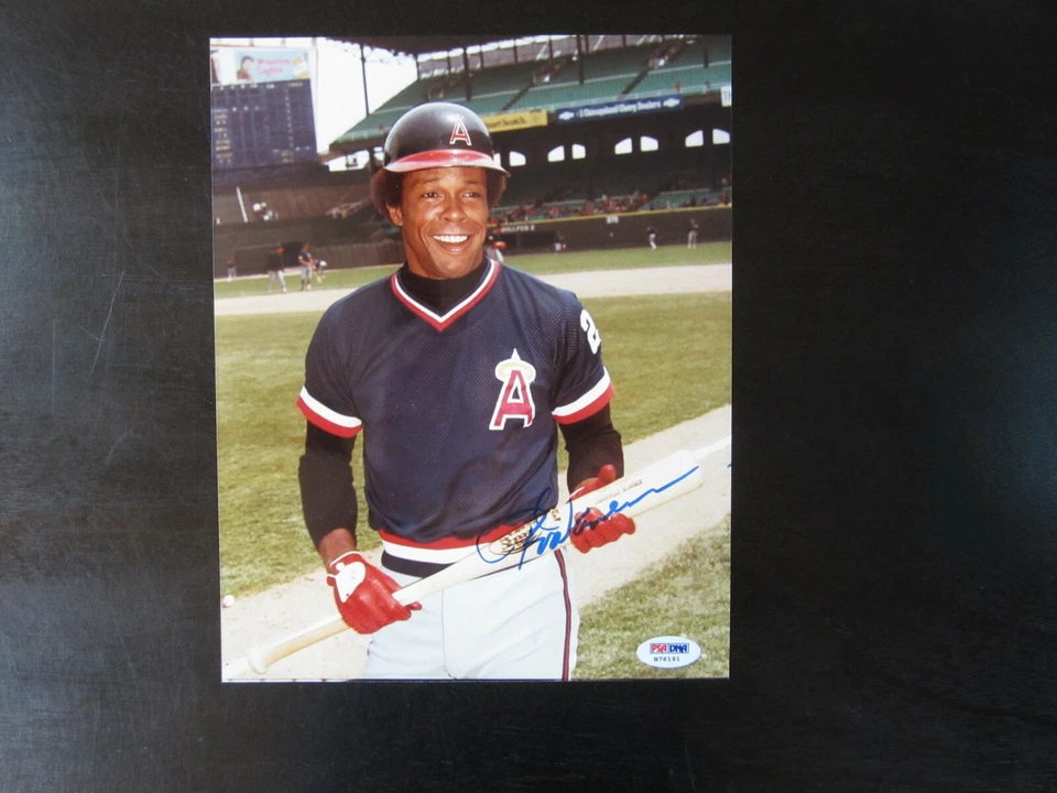 Rod Carew Autograph Signed 8 x 10 Photo PSA/DNA California Angels - Image 1 of 1