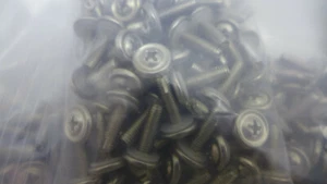 (100) Phillips Screw 1/2" wide head and Nylon Washer 10-32 x 9/16 - Picture 1 of 2