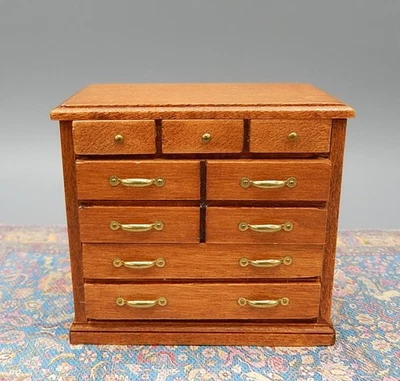 Cómoda de madera vintage única Barbara Hoffman artesanal casa de muñecas miniatura 1:12 Foto 1 de 4