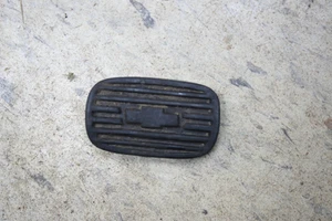 ANTIQUE Chevy OVAL Pedal Pad pedal Bowtie logo #593806 USED 3 1/2" LONG 2" HIGH - Picture 1 of 5