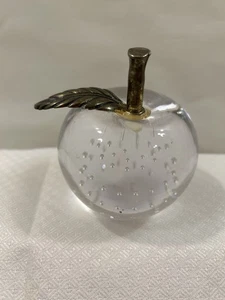 Apple Shaped Paperweight Controlled Bubbles Art Glass Crystal Clear Vintage - Picture 1 of 7