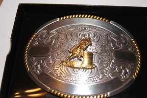 Crumrine Trophy Buckle Oval Barrell Racer 4 Ribbons Belt Buckle 38594 - Picture 1 of 5