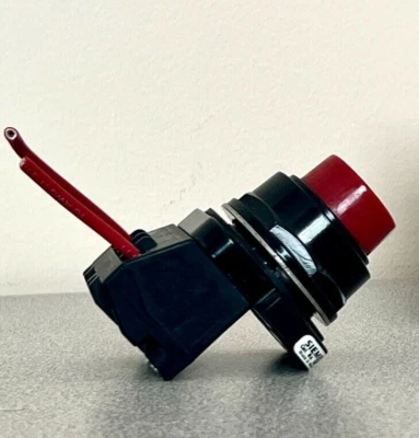 Siemens 52PA8B2 Push Button Momentary Extended Switch 10A-600V-Slightly Used - Image 1 of 4