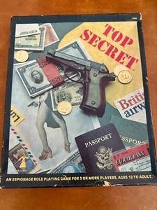 TSR Top Secret RPG gioco 1981 2a edizione 7006 cofanetto super raro d20s! - Foto 1 di 6