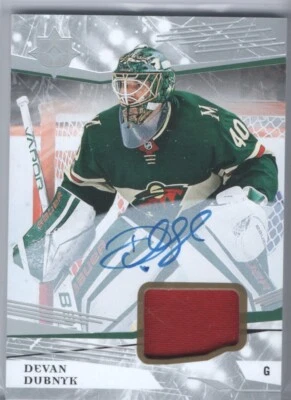 2017-18 Upper Deck Ultimate  - Patch Auto Devan Dubnyk Minnesota Wild #16 - Image 1 of 2