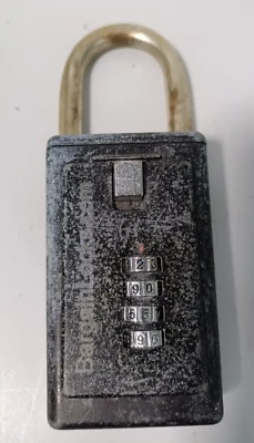 Bargaint 4 Digit Key Lockbox For Realtor Real Estate or Security Works Well - Image 1 of 4