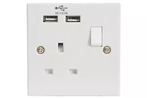 1 Gang Single Switched Mains Plug Wall Socket 13A with 2x 2.4A Amps USB Ports - Picture 1 of 1