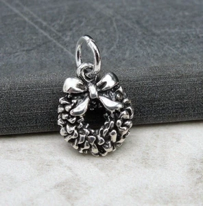 925 Sterling Silver Christmas Wreath Charm - Christmas Charm - Christmas Jewelry - Picture 1 of 2