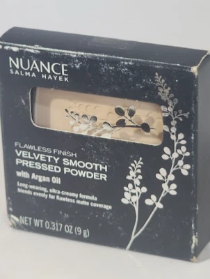 Polvo prensado suave aterciopelado acabado impecable Nuance Salma Hayek 525 mediano nuevo en caja Foto 1 de 4