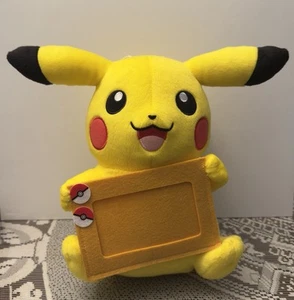 Pokemon Pikachu Bilderrahmen Plüsch Neu mit Etikett Bandai Banpresto - Bild 1 von 4