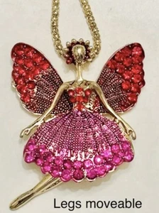 Betsey Johnson rote Kristall BEWEGLICH Ballett Mädchen Fee Engel Anhänger Halskette Neu mit Etikett - Bild 1 von 7