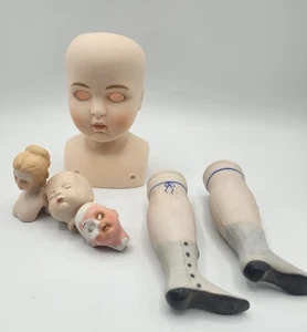 Lote De Colección Steiner Repro Miniatura Bisque Muñeca Cabezas Piernas Casa De Muñecas Parte Porcelana  - Imagen 1 de 17