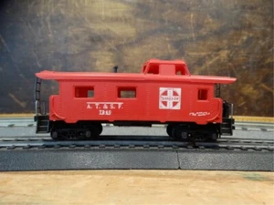 Tyco HO Scale 40' A. T. & S. F. 7240 Model Railroad Train Red Cupula Caboose - Picture 1 of 5