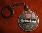Porte-clés key ring Bière Heineken - NEC PLURIBUS IMPAR ( devise de Louis XIV )