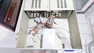 Server Laufwerk-Gehäuse 19", 4 HE (18cm), 6x 5. 25", Netzteil 250W - Bild 1 von 3