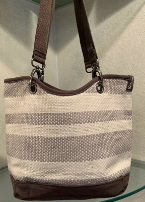 Mini bolso monedero Thirty-One de lona marrón topo crema paja rayas correa de cuerda Foto 1 de 4