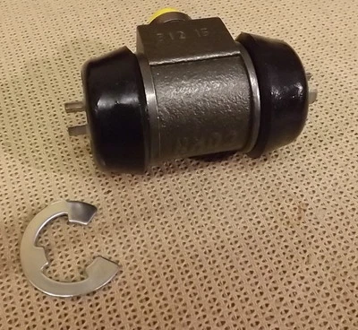 CLASSIC MINI REAR WHEEL CYLINDER - EARLY TYPE 5/8" BORE - GWC1101 -NON GENUINE - Image 1 of 2