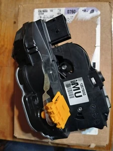 13579550 Genuine GM Door Lock Actuator NOS - Picture 1 of 9