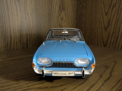 Modellauto Ford Taunus 17M P3, auch bekannt als „Badewanne“ Maßstab 1:43 - Bild 1 von 4