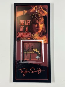 Taylor Swift Inserto CD Autografato Autenticato 9x20 Cornice JSA COA - Foto 1 di 4