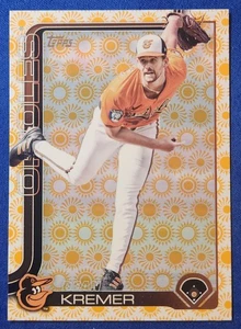 MLB - Dean Kremer - Holiday Sun #563 - 2025 Topps Series 2 - Picture 1 of 2