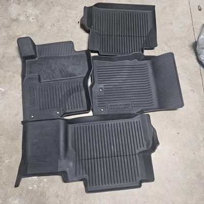 Alfombrillas negras para todas las estaciones OEM 2022-2025 Nissan Frontier ProX T99E4-9BU1A Foto 1 de 4