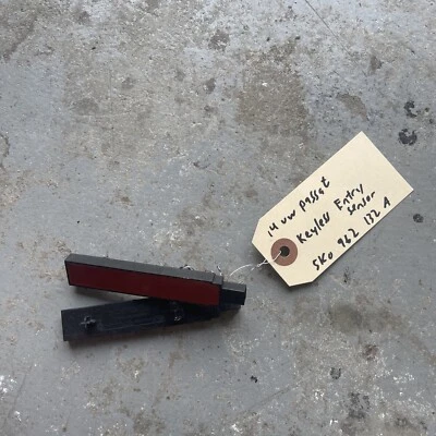 Lot Of 2 2011-2015 VW PASSAT GENUINE KEYLESS ENTRY ANTENNA 5K0 962 132A OEM - Imagem 1 de 3