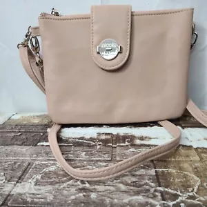 Nicole by Nicole Miller kleine rosa Kunstleder Umhängetasche Handtasche - Bild 1 von 8