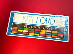 Ford 1971 libro de selecciones de colores y accesorios Mustang original #8253 - Imagen 1 de 2