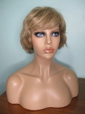 Peluca Bob 4" Rubia Arena Oscura #15B Retro Estilo AMA DE CASA - FLEXLITE por GABOR Foto 1 de 4