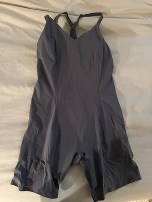Mameluco gris Lululemon Lab Studio talla 8 para mujer Foto 1 de 3