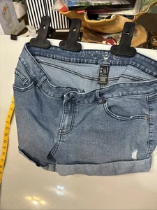 Pantaloncini Rewash 11/30 blu denim vita alta con polsini donna - Foto 1 di 11
