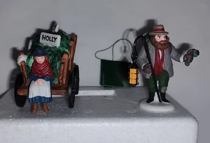 Dept 56 DV 'Chelsea Market Mistletoe Monger & Cart' Set/2 58262 1994-1998 - Picture 1 of 10