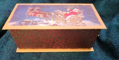 PUNCH STUDIO CHRISTMAS  4 OZ APPLE CINNAMON SOAP in KEEPSAKE MUSIC BOX  - Image 1 of 4