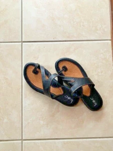 Sandalias BORN B.O.C Slide Para Mujer 10 Puntera Negra Lazo Laurina Nuevas - Imagen 1 de 3