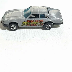 Coche Jaguar XJS 1977 Hot Wheels Hong Kong plateado en color - Imagen 1 de 5