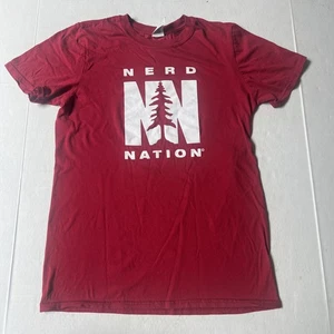Camisa de ex alumnos para mujer de la Universidad de Stanford Cardinal Tree Nerd Nation pequeña” - Imagen 1 de 4